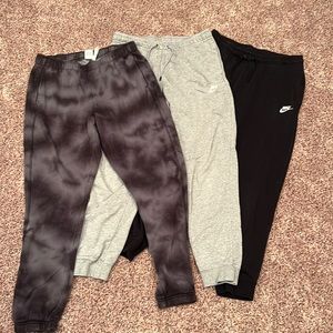 3 pair women’s loose fit sweatpants Nike, DSG